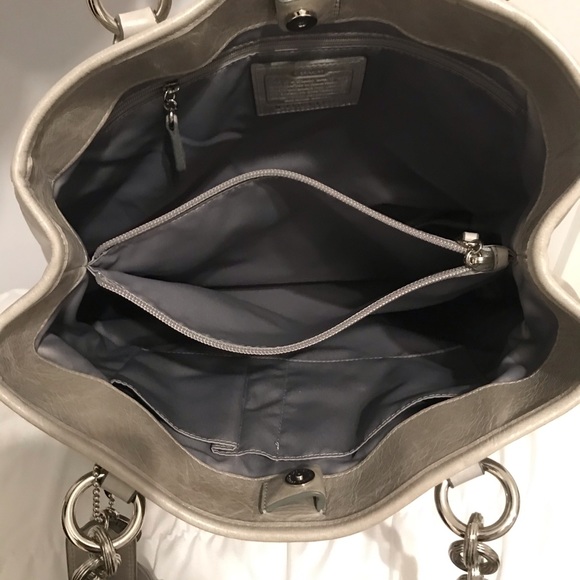 Coach purse (distressed light grey leather) - Picture 2 of 3